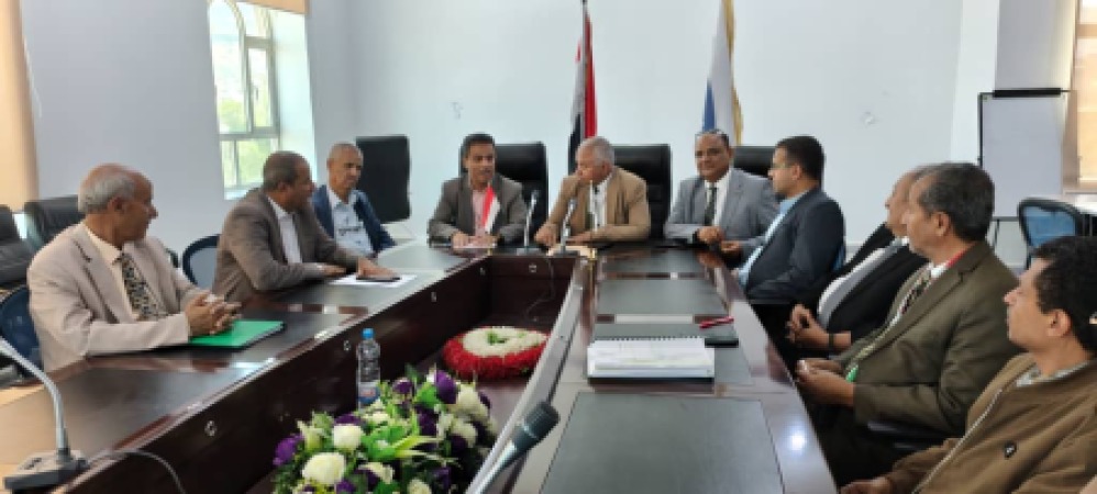 مجلس الاعتماد يتسلّم ملفات التقويم الذاتي وأدلة برنامجي الصيدلة والطب المخبري بجامعة السعيدة – صنعاء