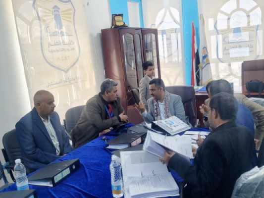 ألبوم صور خاص بالنزول الميداني لمتابعة وتقييم البرامج الأكاديمية بكلية المنار الجامعية